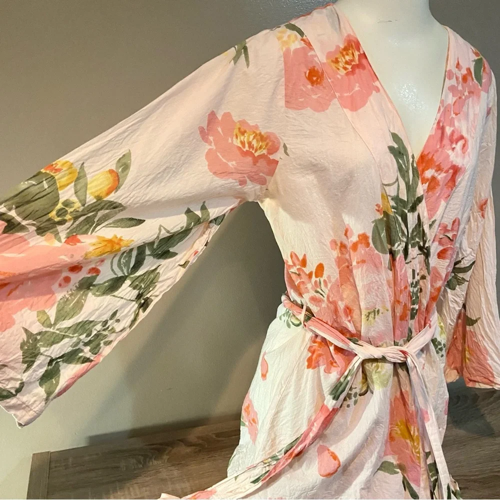 Floral Pink Women's Robe - Picture 5 of 9